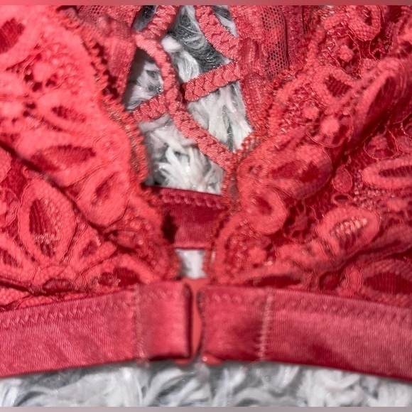 Victoria’s Secret coral bralette medium - Picture 3 of 4